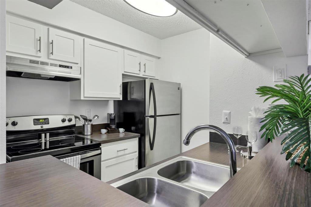 Special Apartment 1Br With Gym And Parking 브레던톤 외부 사진